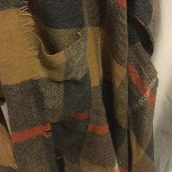 Grace & Lace pocket poncho scarf OS - Picture 3 of 7